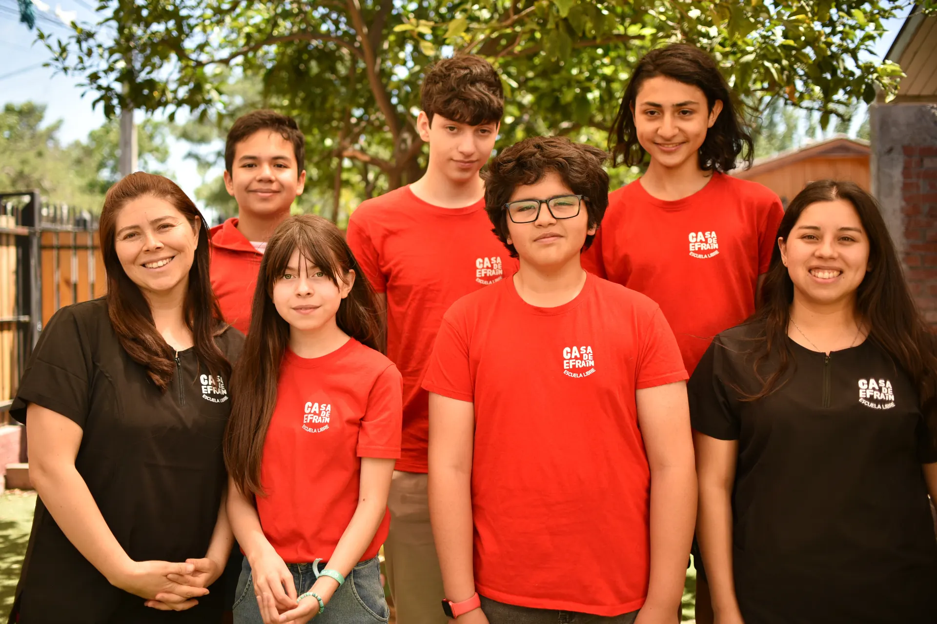 Estudiantes del nivel Middle & High School en Casa de Efraín